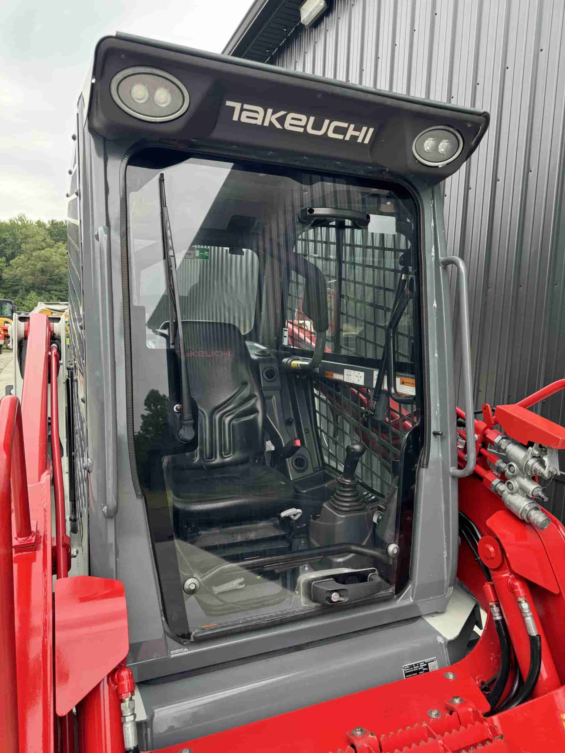 2021 TAKEUCHI TL8R2 HIGH FLOW
